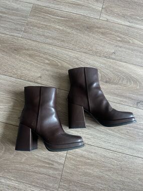 Women's Brown Block Heel Ankle Boots